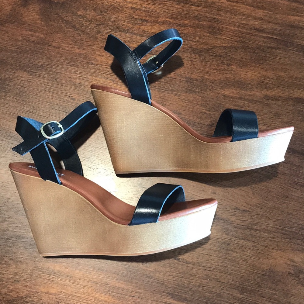 NWOT Shoemint wedges